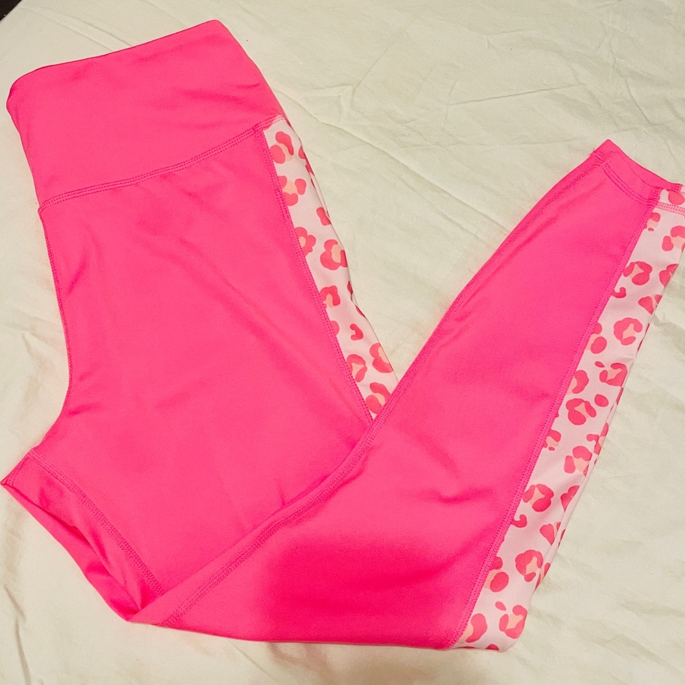 NWOT Work Out Leggings by Crown & Ivy,